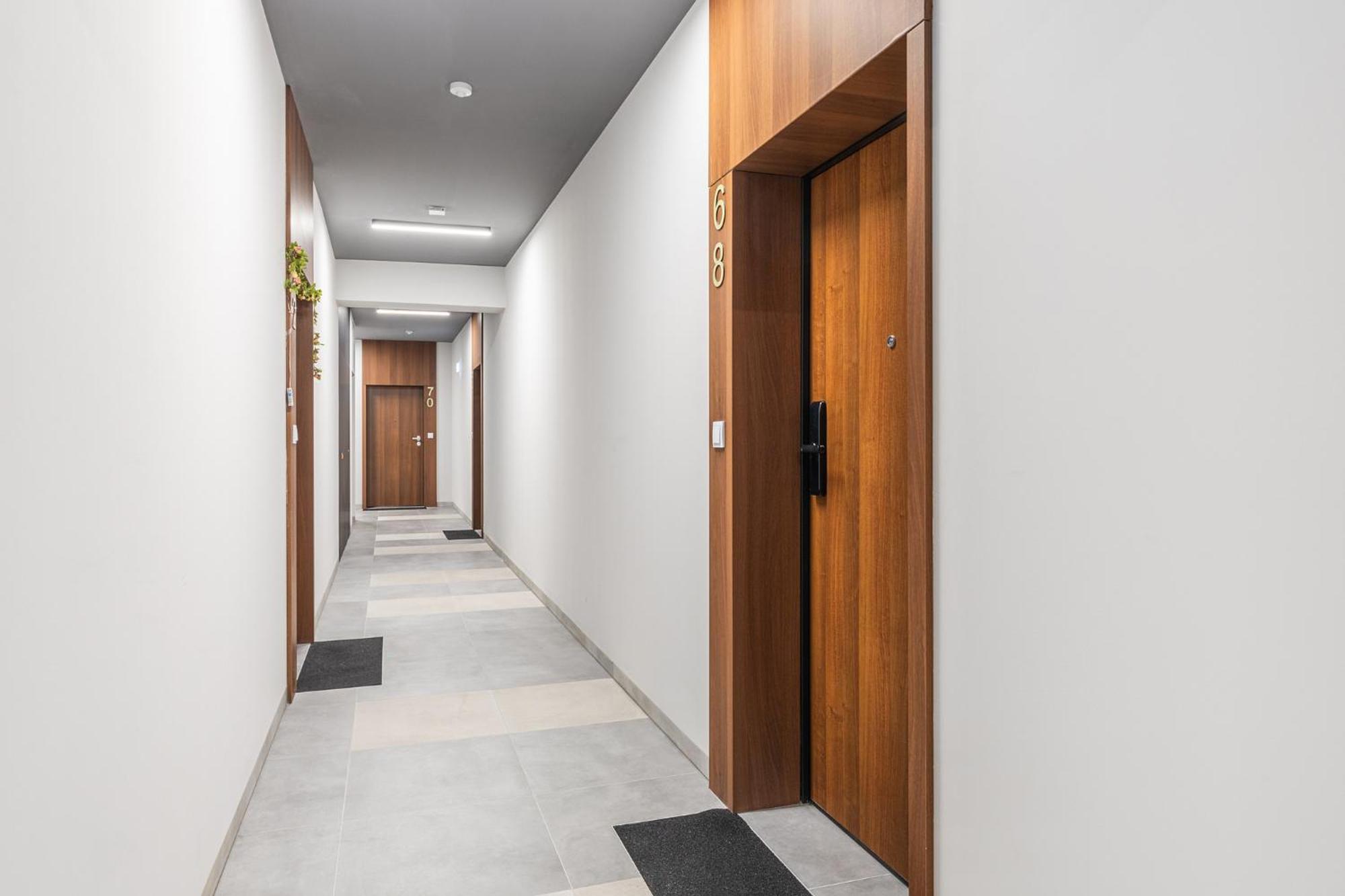 Superapart Herbu Janina 4, Wilanow, Szpital Medicover, Paley, Parking Apartment
